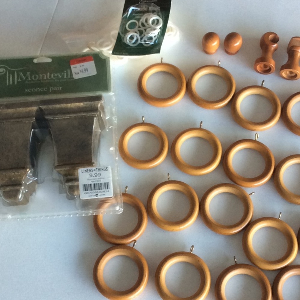 Curtain rings and sconce
